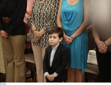 Ορκωμοσία κυβέρνησης Μητσοτάκη: Tα βλέμματα έκλεψε ο μικρός Αλκαίος (φωτο-βίντεο)